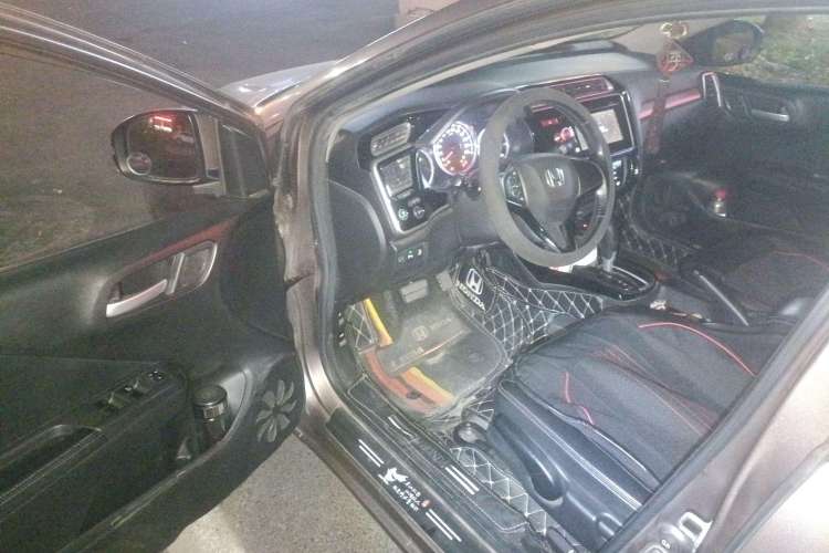 Used Honda Greiz 2016 1.5L CVT Luxury Edition Driver Seat