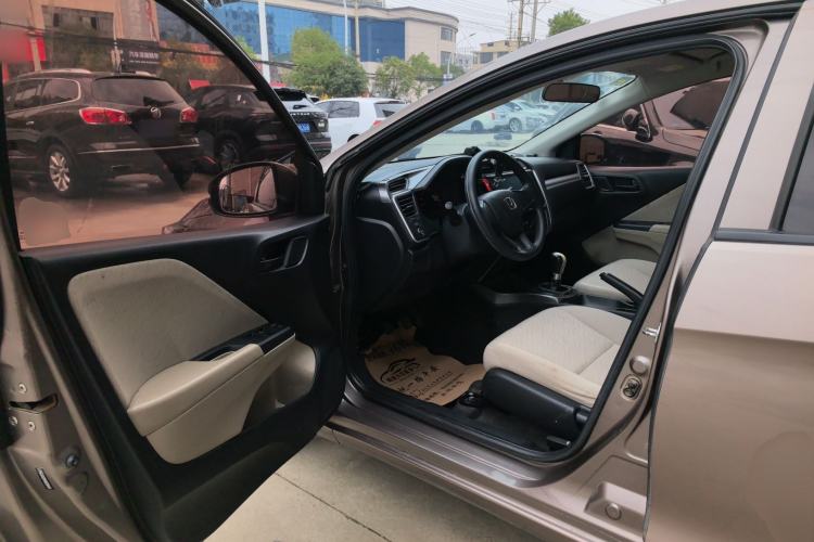 Used Honda Greiz 2016 1.5L Manual Classic Edition Driver Seat