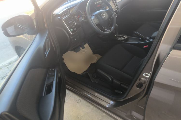 Used Honda Greiz 2016 1.5L CVT Fashion Edition Driver Seat