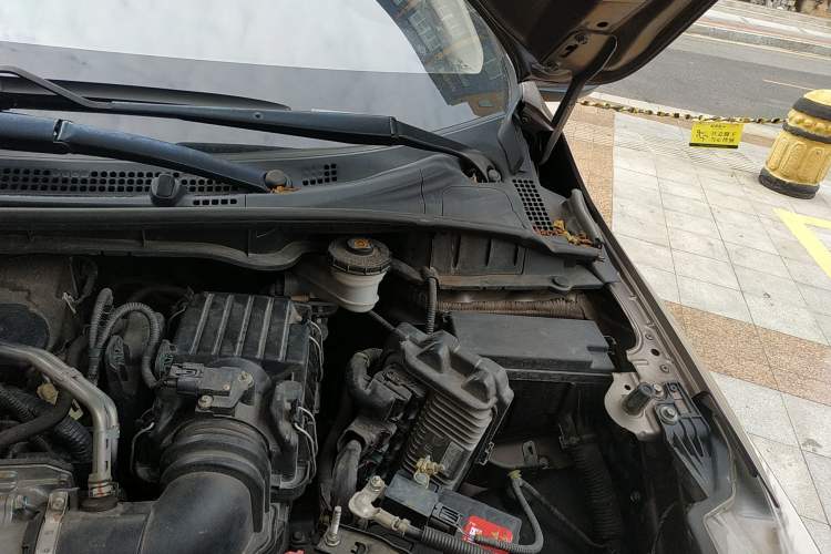Used Honda Greiz 2016 1.5L Manual Classic Edition Engine Bay Left