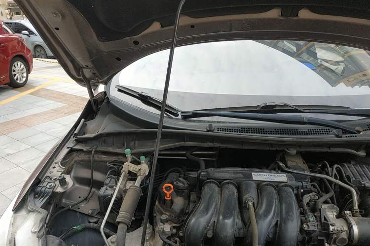 Used Honda Greiz 2016 1.5L Manual Classic Edition Engine Bay Right