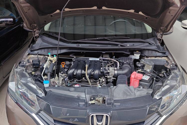 Used Honda Greiz 2016 1.5L CVT Luxury Edition Engine Bay