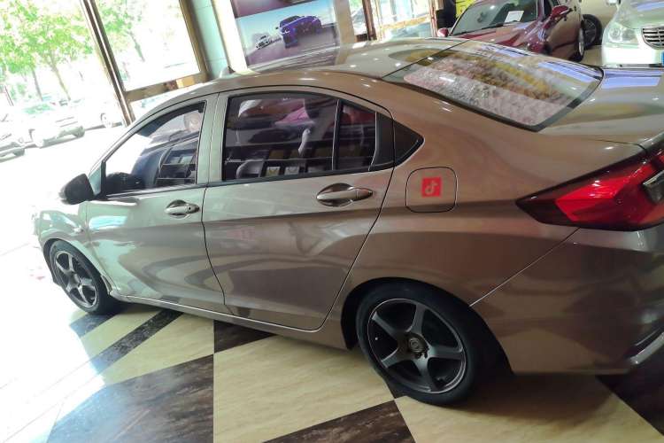 Used Honda Greiz 2016 1.5L CVT Classic Edition Exterior 3