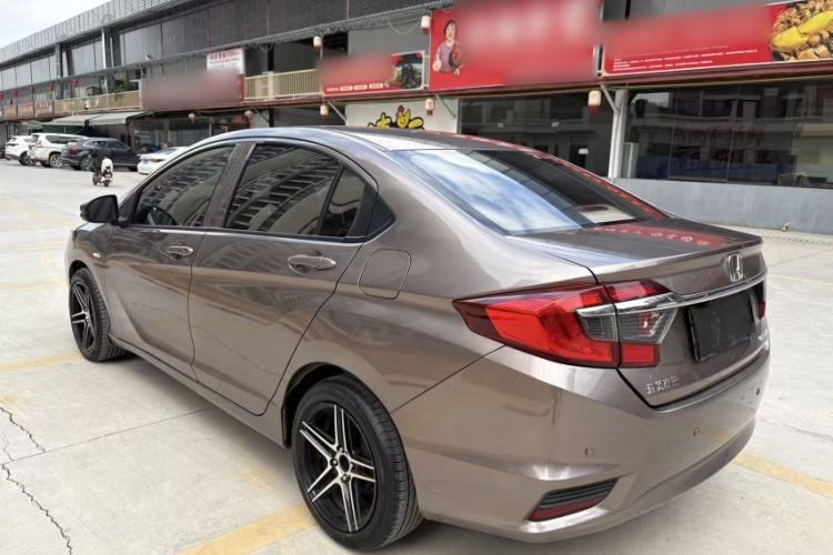 Used Honda Greiz 2016 1.5L CVT Classic Edition Exterior 4