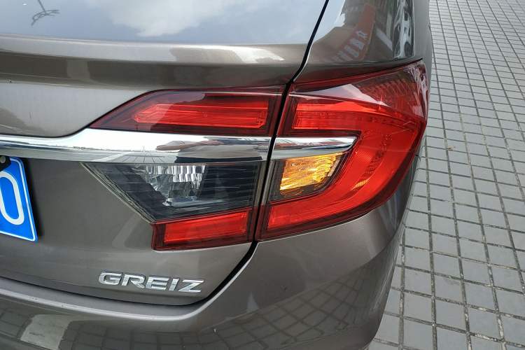 Used Honda Greiz 2016 1.5L CVT Comfort Version Exterior 6