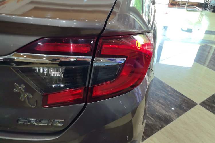 Used Honda Greiz 2016 1.5L CVT Classic Edition Exterior 6