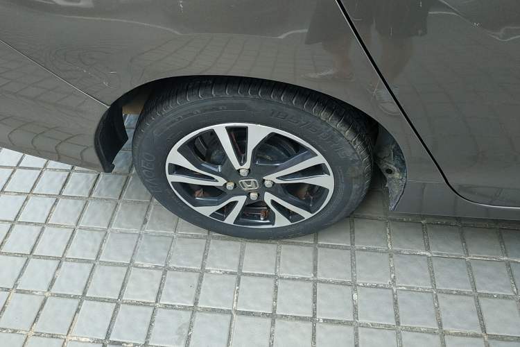 Used Honda Greiz 2016 1.5L CVT Comfort Version Exterior 8
