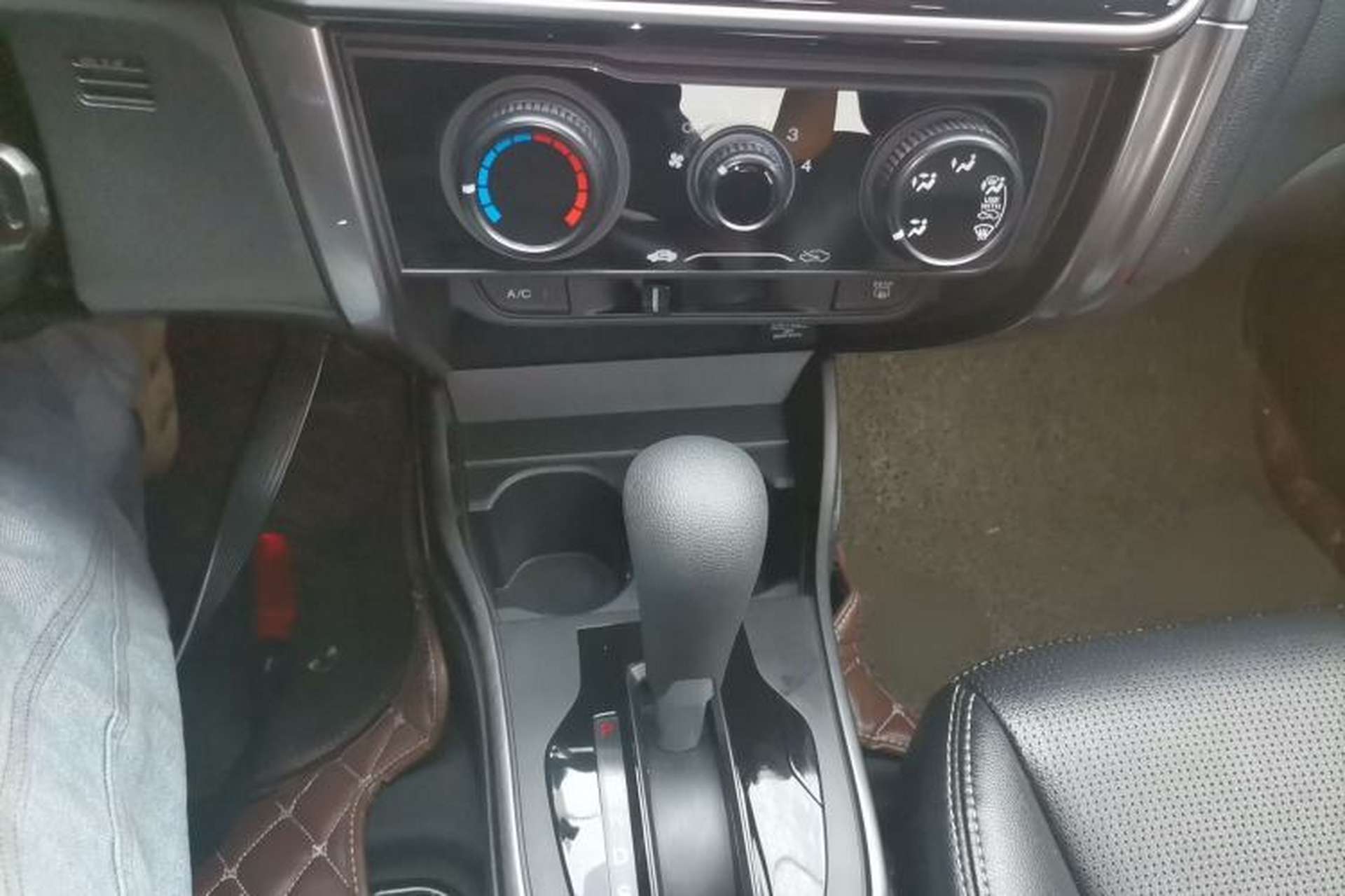 Used Honda Greiz 2016 1.5L CVT Classic Edition Gear Lever