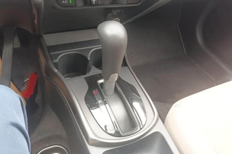 Used Honda Greiz 2016 1.5L CVT Classic Edition Gear Lever