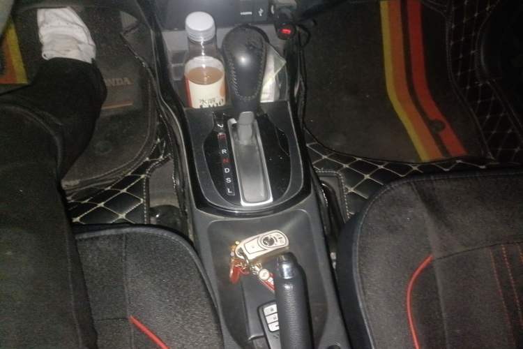 Used Honda Greiz 2016 1.5L CVT Luxury Edition Gear Lever