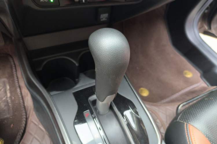 Used Honda Greiz 2016 1.5L CVT Classic Edition Gear Lever