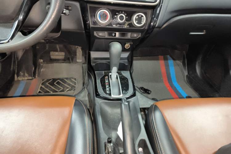 Used Honda Greiz 2016 1.5L CVT Fashion Edition Gear Lever