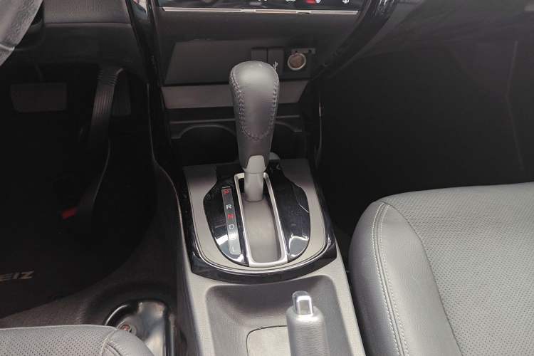 Used Honda Greiz 2016 1.5L CVT Luxury Edition Gear Lever
