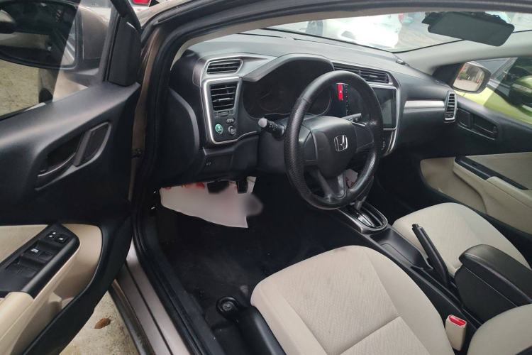 Used Honda Greiz 2016 1.5L CVT Classic Edition Interior 1