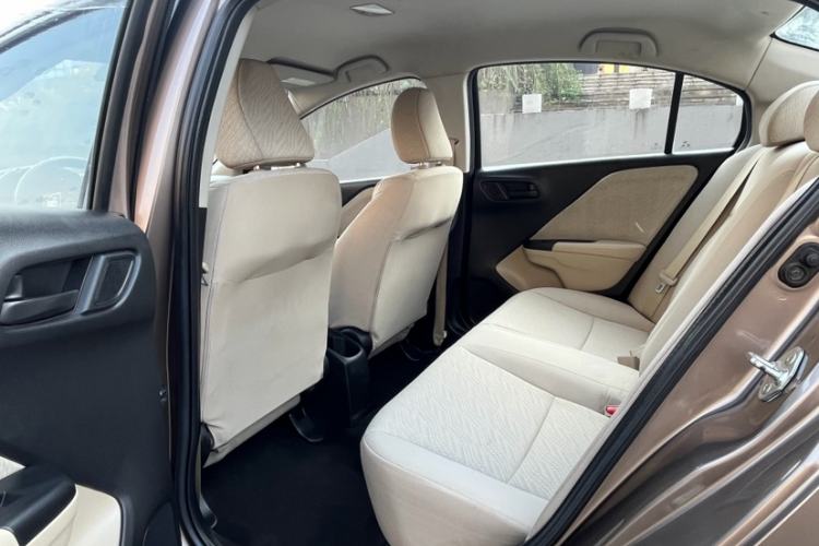 Used Honda Greiz 2016 1.5L CVT Comfort Version Interior 1