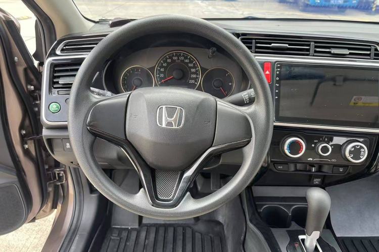 Used Honda Greiz 2016 1.5L CVT Comfort Version Interior 2