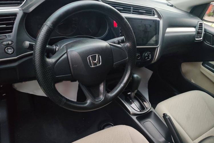 Used Honda Greiz 2016 1.5L CVT Classic Edition Interior 2