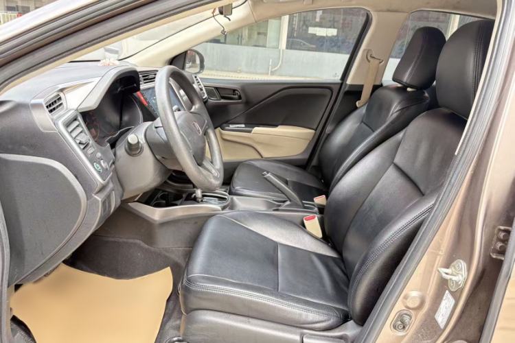 Used Honda Greiz 2016 1.5L CVT Classic Edition Interior 2