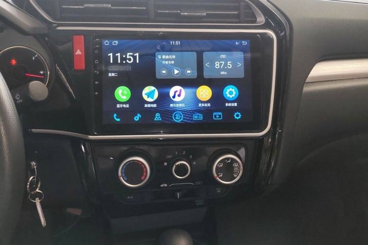 Used Honda Greiz 2016 1.5L CVT Comfort Version Interior 3