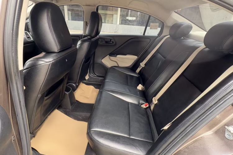Used Honda Greiz 2016 1.5L CVT Classic Edition Interior 3