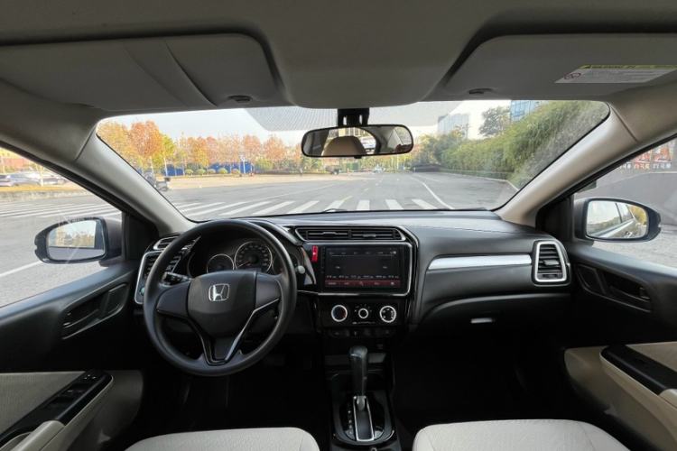 Used Honda Greiz 2016 1.5L CVT Comfort Version Interior 3