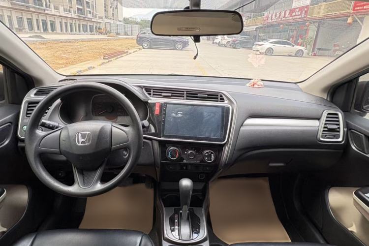 Used Honda Greiz 2016 1.5L CVT Classic Edition Interior 4
