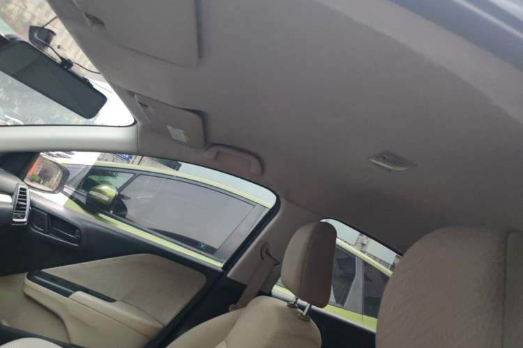 Used Honda Greiz 2016 1.5L CVT Classic Edition Interior 7