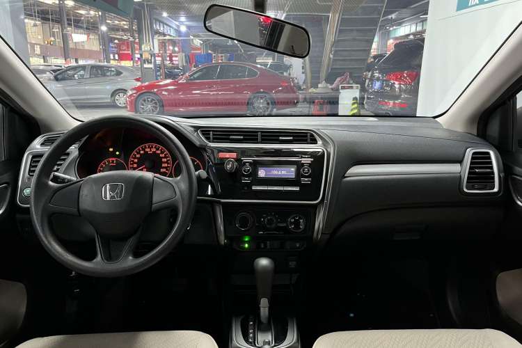 Used Honda Greiz 2016 1.5L CVT Classic Edition Interior 7
