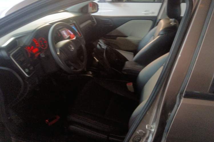 Used Honda Greiz 2016 1.5L CVT Classic Edition Left Front Seat