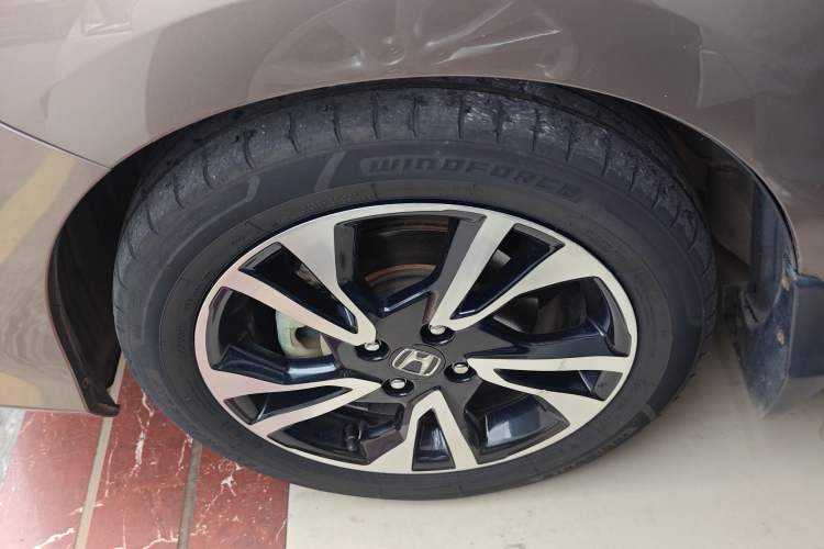 Used Honda Greiz 2016 1.5L CVT Luxury Edition Left Front Wheel Hub
