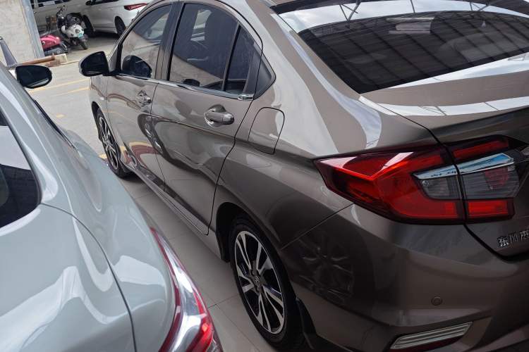 Used Honda Greiz 2016 1.5L CVT Luxury Edition Left Side