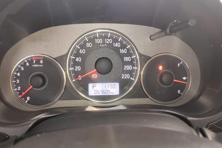 Used Honda Greiz 2016 1.5L CVT Comfort Version Odometer Close Up