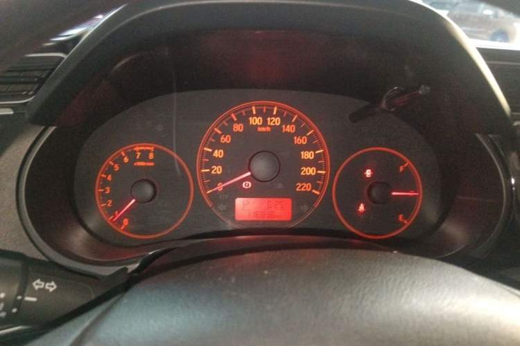 Used Honda Greiz 2016 1.5L CVT Classic Edition Odometer Close Up