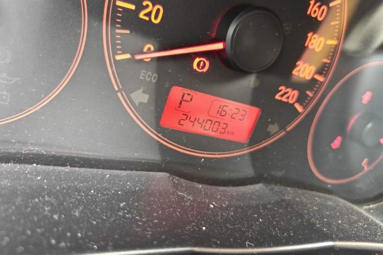 Used Honda Greiz 2016 1.5L CVT Classic Edition Odometer Close Up
