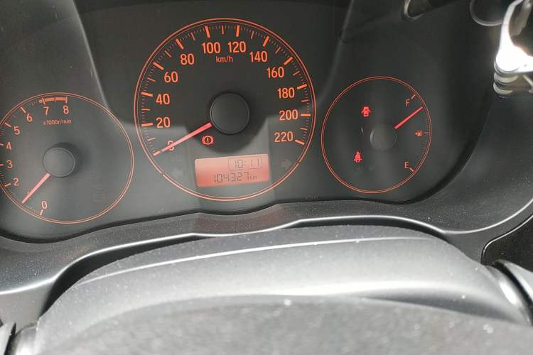 Used Honda Greiz 2016 1.5L Manual Classic Edition Odometer Close Up