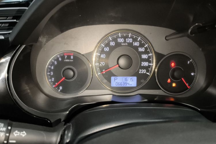 Used Honda Greiz 2016 1.5L CVT Comfort Version Odometer Close Up