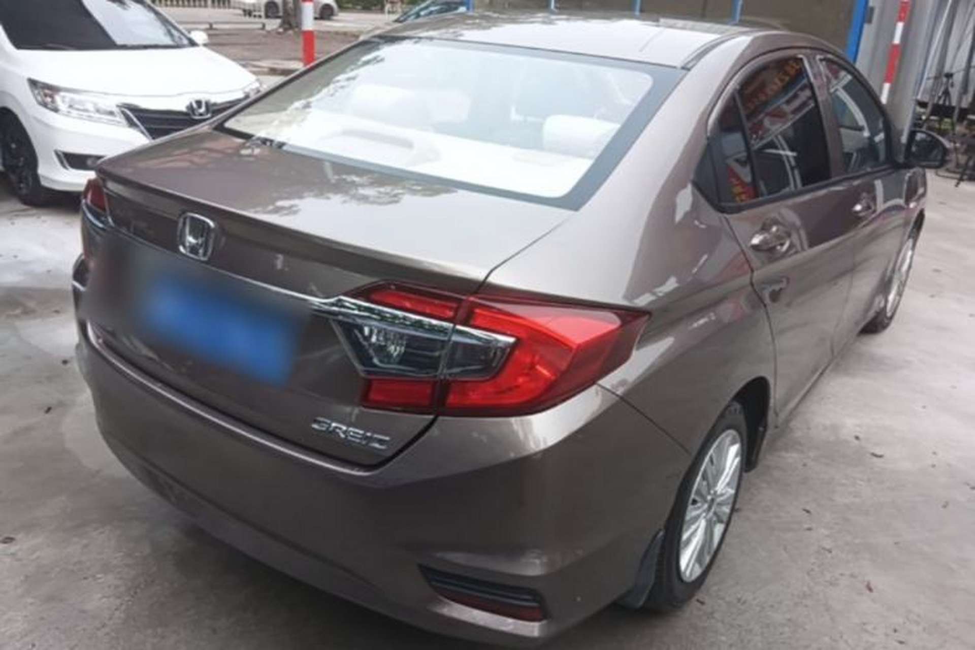 Used Honda Greiz 2016 1.5L CVT Classic Edition Rear Right 45 Deg