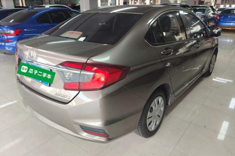 Used Honda Greiz 2016 1.5L CVT Classic Edition Rear Right 45 Deg