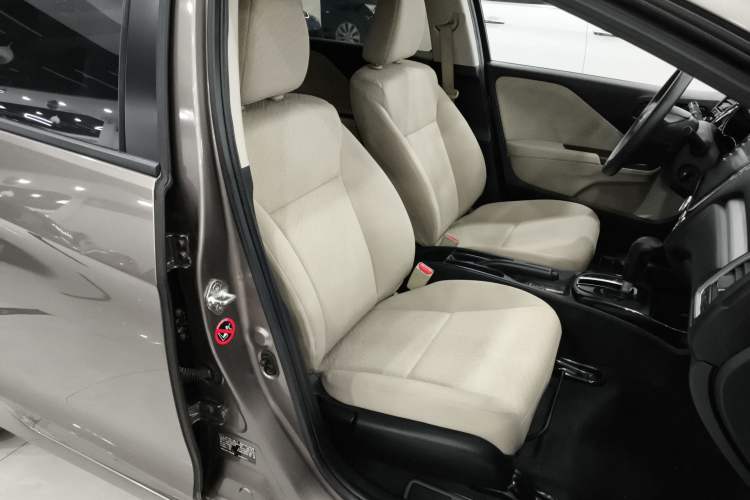 Used Honda Greiz 2016 1.5L CVT Comfort Version Right Front Seat