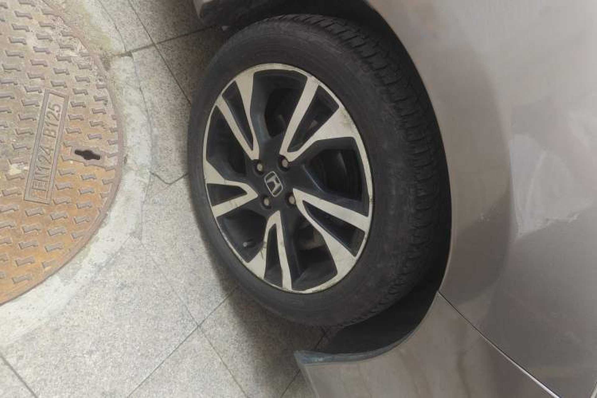 Used Honda Greiz 2016 1.5L CVT Luxury Edition Right Front Wheel Hub
