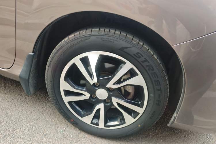 Used Honda Greiz 2016 1.5L CVT Classic Edition Right Front Wheel Hub