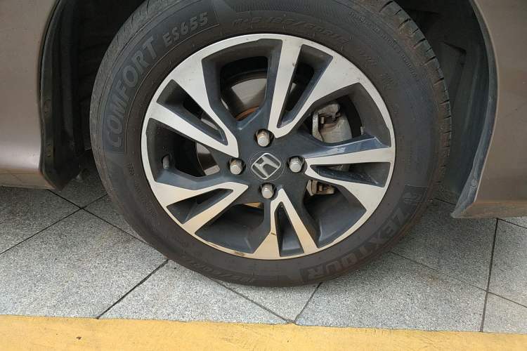 Used Honda Greiz 2016 1.5L Manual Classic Edition Right Front Wheel Hub