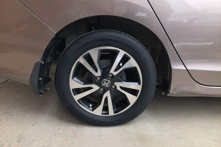 Used Honda Greiz 2016 1.5L Manual Classic Edition Right Rear Wheel Hub