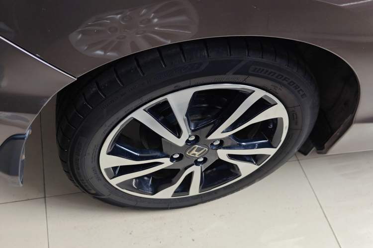 Used Honda Greiz 2016 1.5L CVT Luxury Edition Right Rear Wheel Hub
