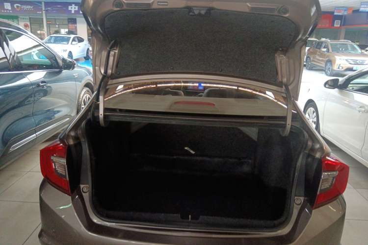 Used Honda Greiz 2016 1.5L CVT Classic Edition Trunk