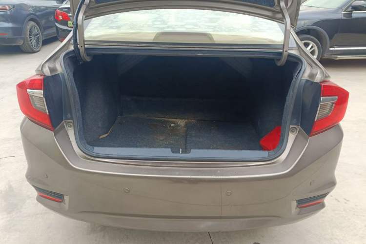 Used Honda Greiz 2016 1.5L CVT Classic Edition Trunk