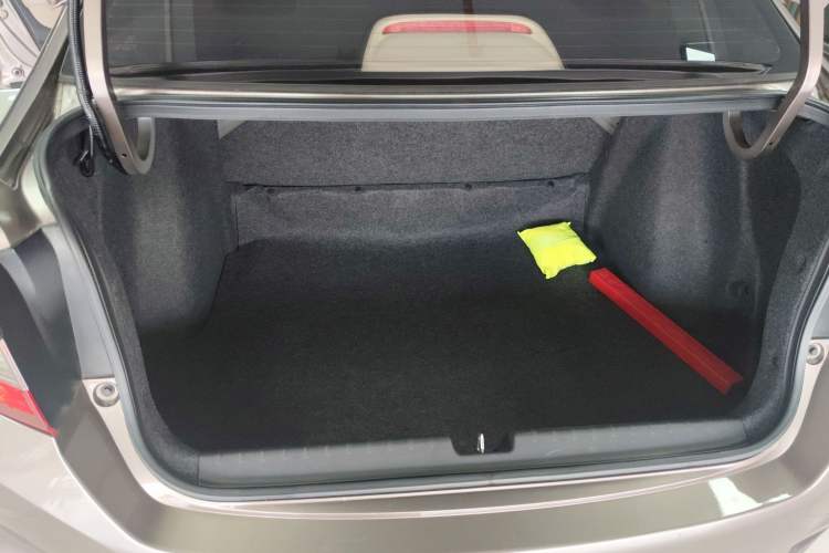 Used Honda Greiz 2016 1.5L CVT Classic Edition Trunk