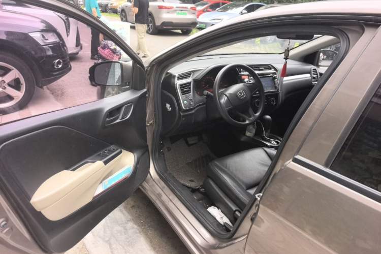 Used Honda Greiz 2016 1.5L CVT Classic Edition Driver Seat