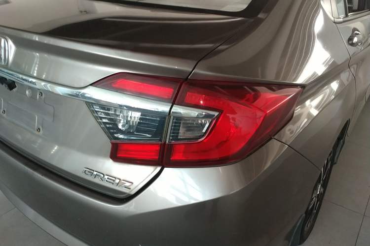 Used Honda Greiz 2016 1.5L CVT Classic Edition Exterior 6