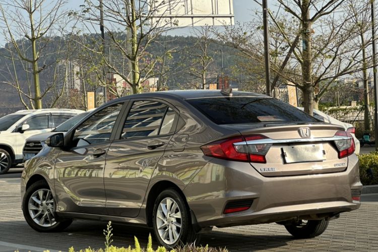 Used Honda Greiz 2016 1.5L CVT Fashion Edition Exterior 8